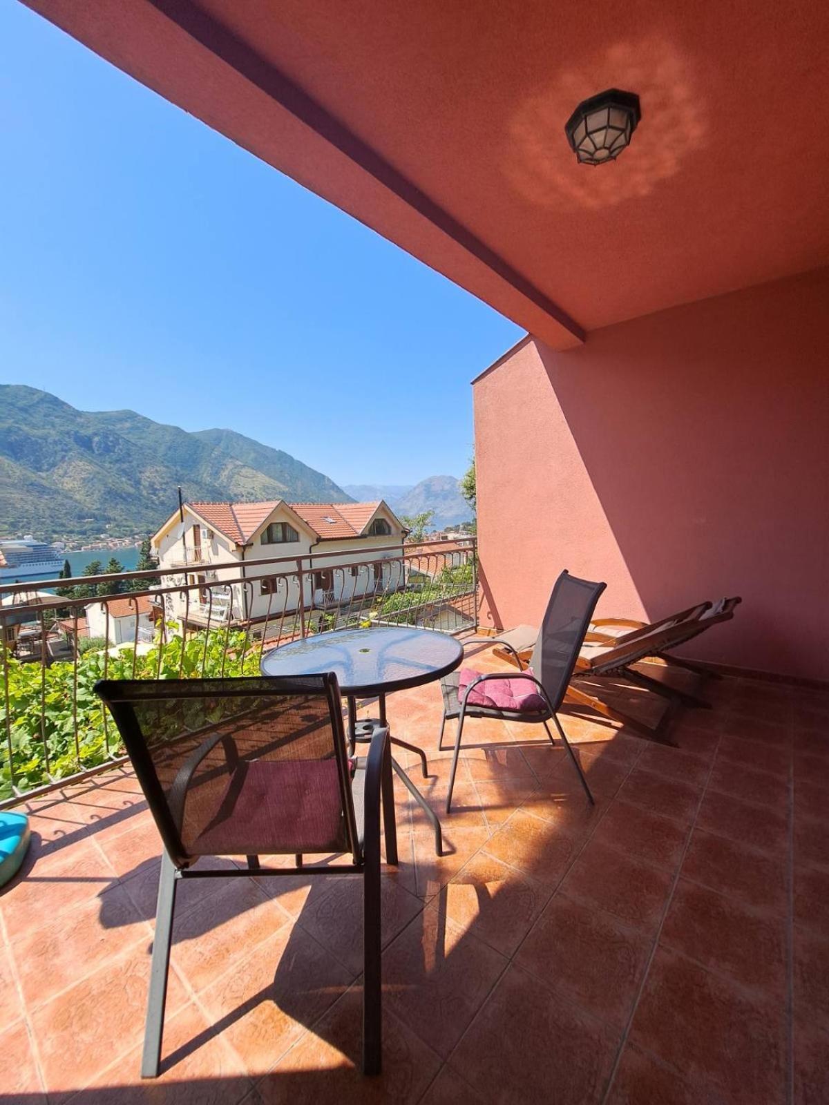 Apartments Lazarevic Kotor Bilik gambar