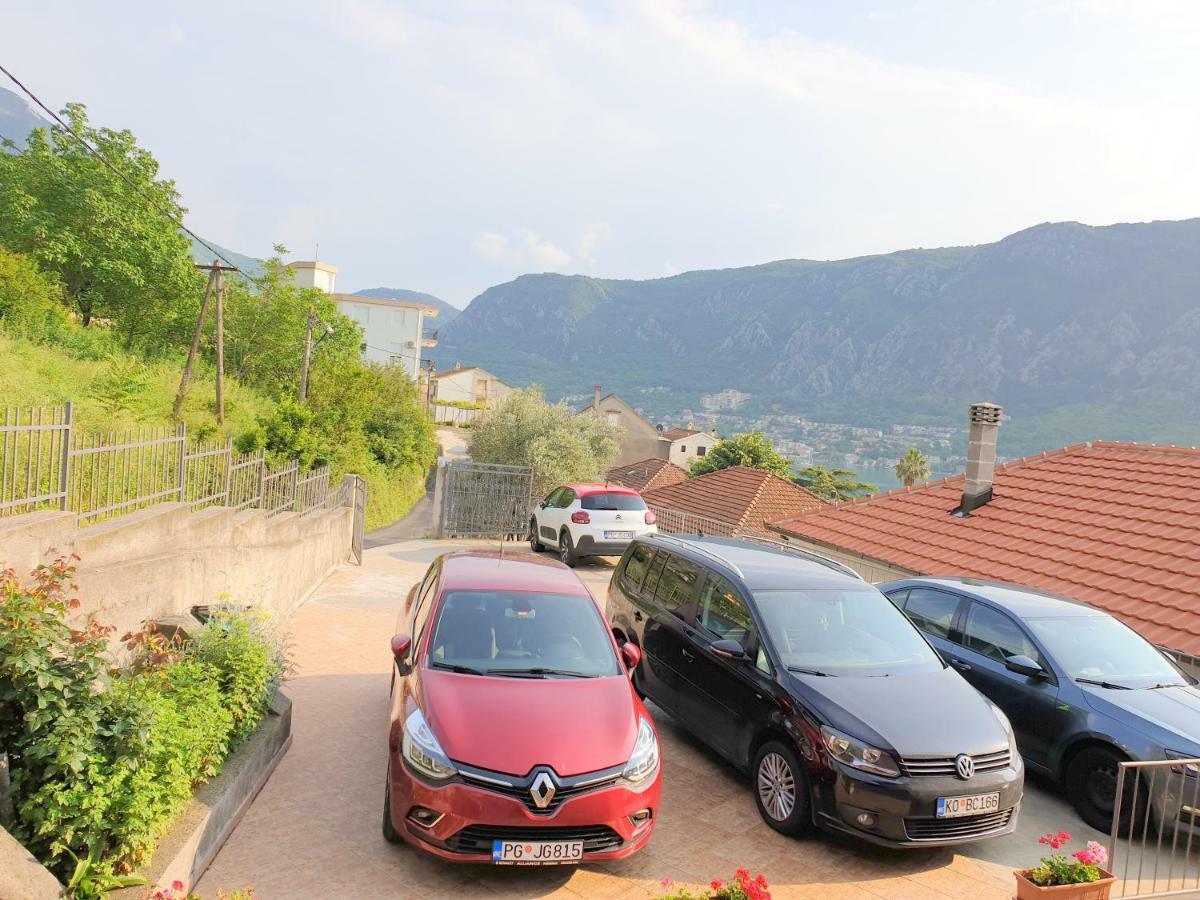 Apartments Lazarevic Kotor Luaran gambar